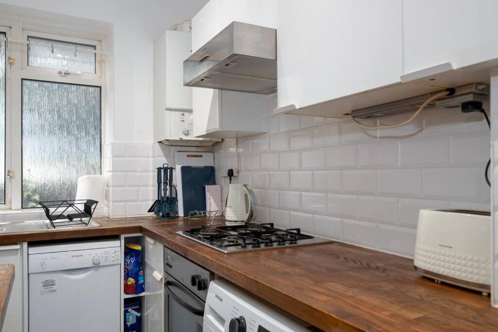 Апартаменты Stylish And Well Equipped Flat In Stockwell Лондон Экстерьер фото